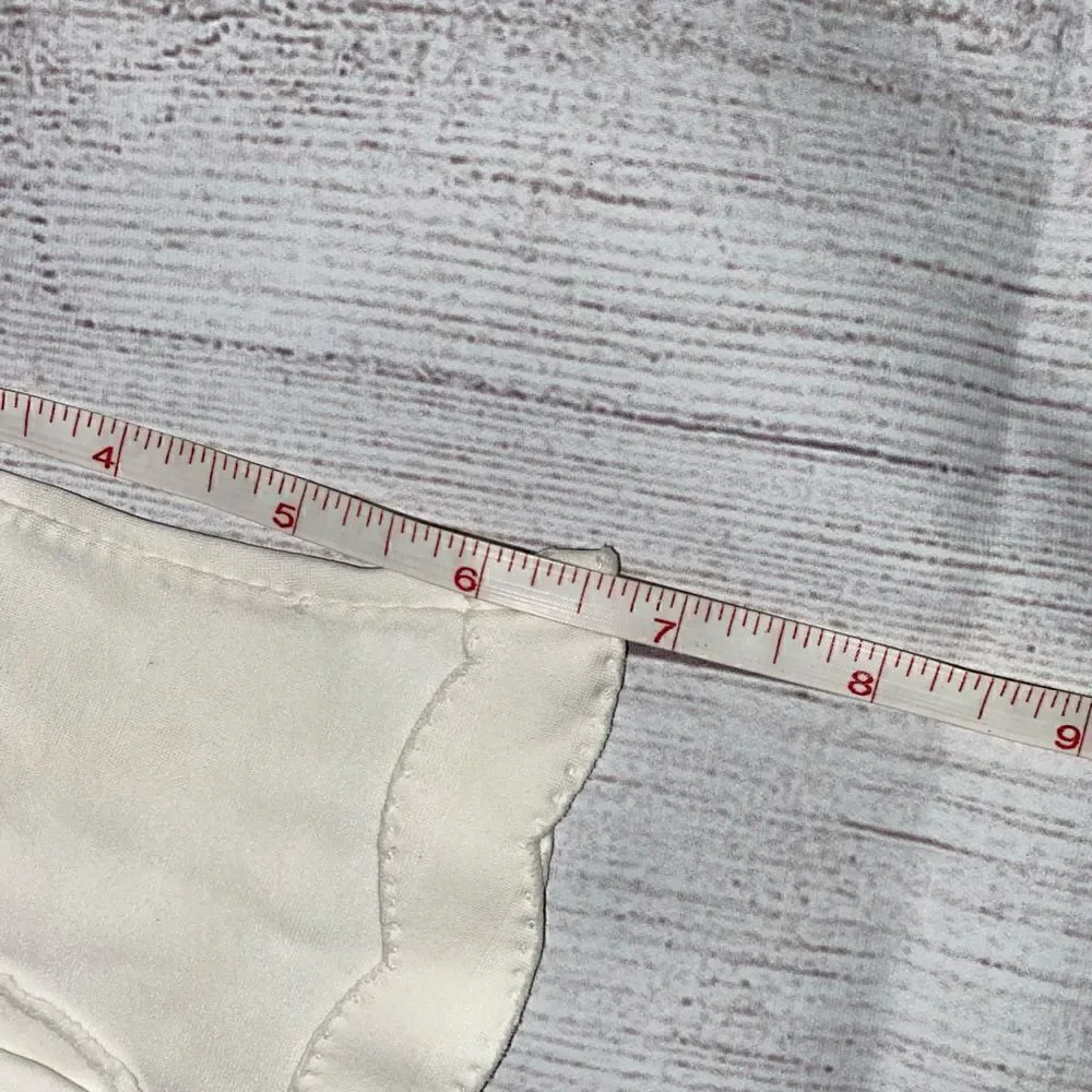 Vintage scallop edge embroidered white gloves  XS/small women